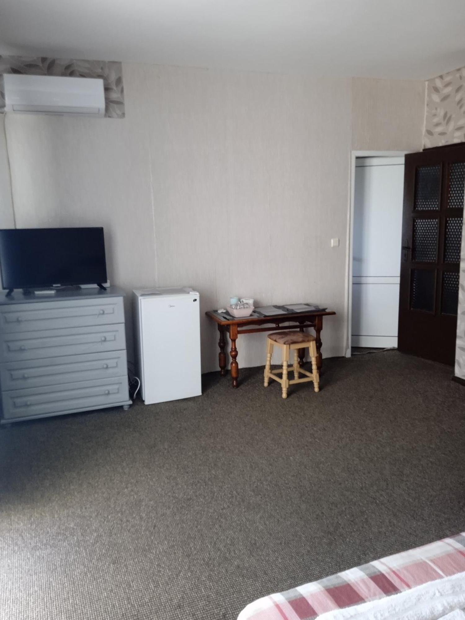 Guest House Urdoviza Kiten  Zimmer foto